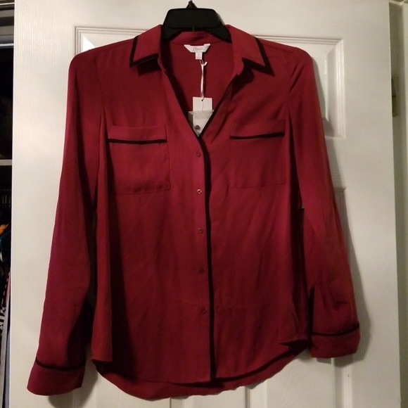 NWT Cute Burgundy Button Up Top! - Picture 3 of 4